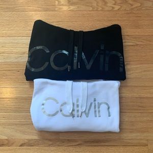 Set of 2 Calvin Klein Performance Logo Sweatshirts in Blk and Wht. Size Medium.